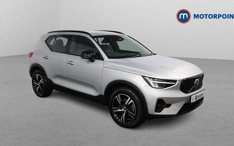 Used 2025 Volvo XC40 Plus SUV | £28,299 (Good price) - Image 1/4