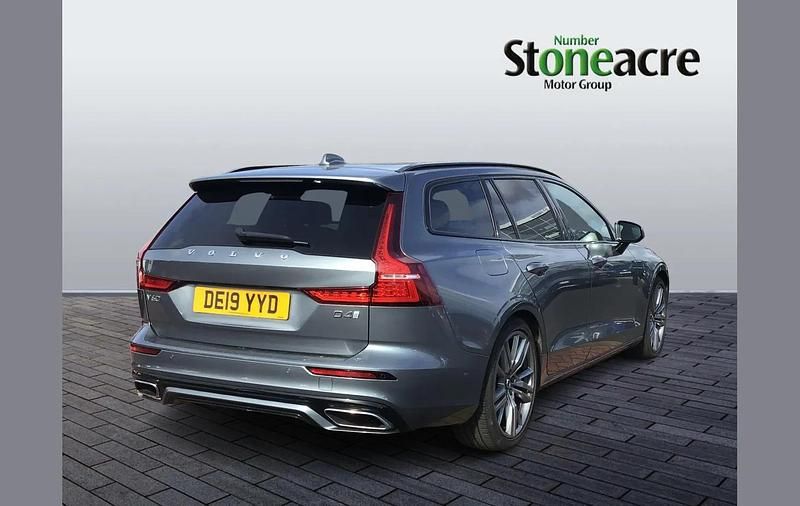 Used Volvo V60 R-Design Pro 187 HP (137 kW) 2019 Grey Estate