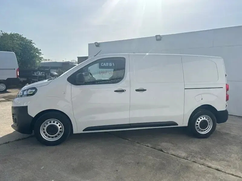 Używany Citroën Dispatch 100 KM (73 kW) 2023 Biały Minivan