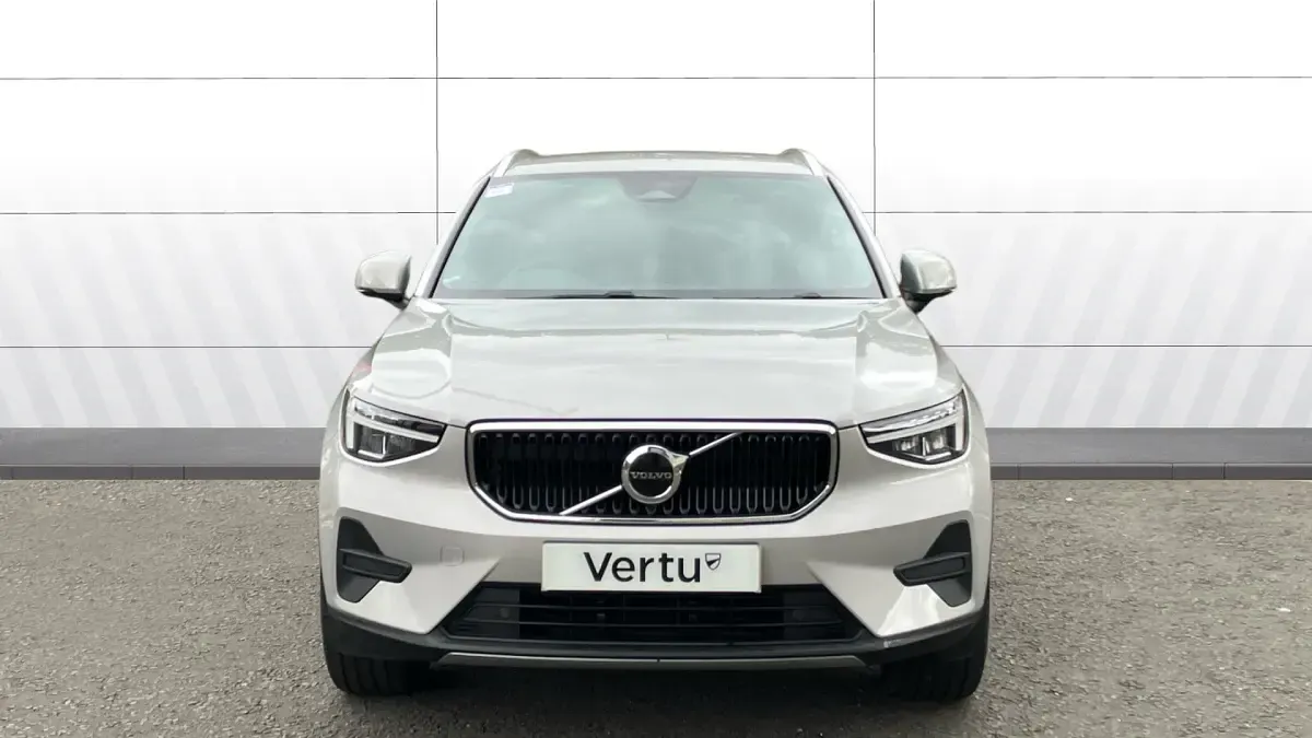 Used Volvo XC40 Core 163 HP (119 kW) 2023 Silver SUV