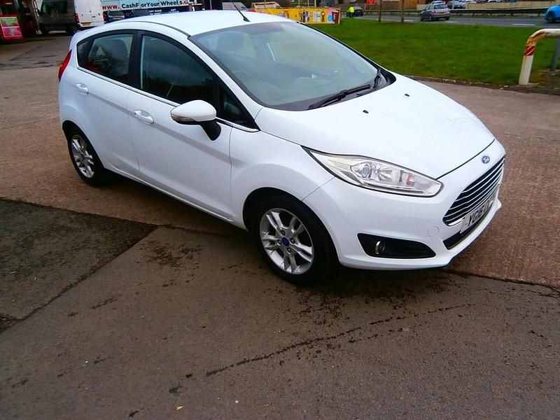 Used Ford Fiesta Zetec 2016 White Hatchback