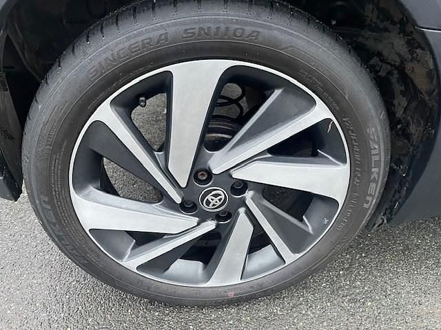 Used Toyota Aygo X 72 HP (52 kW) 2022 Cardamon green / black SUV