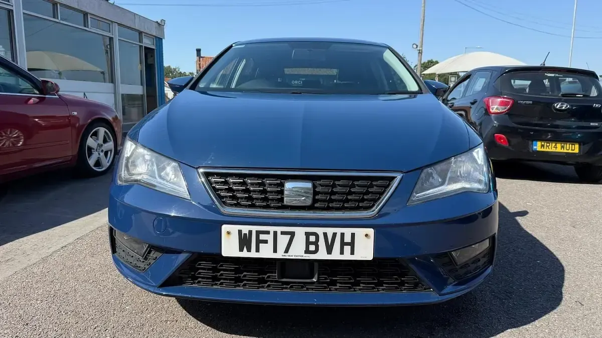 Used Seat Leon SE Dynamic 110 HP (80 kW) 2017 Blue Hatchback