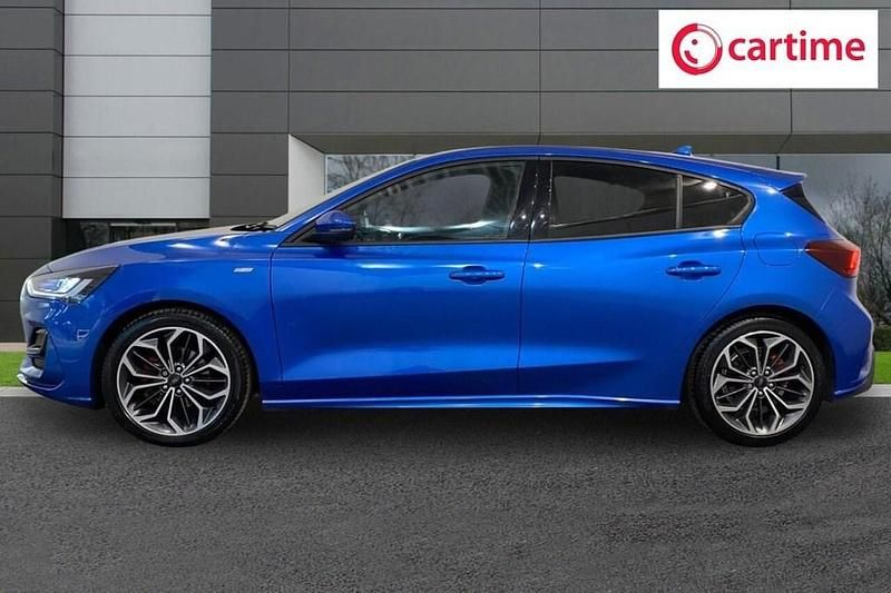 Używany Ford Focus ST-Line X 125 KM (91 kW) 2023 Niebieski Hatchback