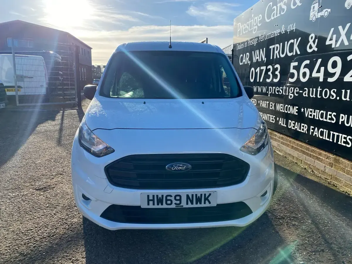 Used Ford Transit Connect Trend 100 HP (73 kW) 2019 White MPV