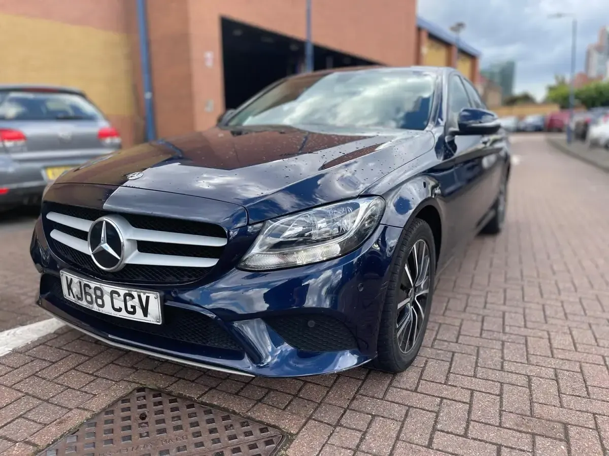 Used Mercedes C220 SE 194 HP (142 kW) 2018 Blue Sedan