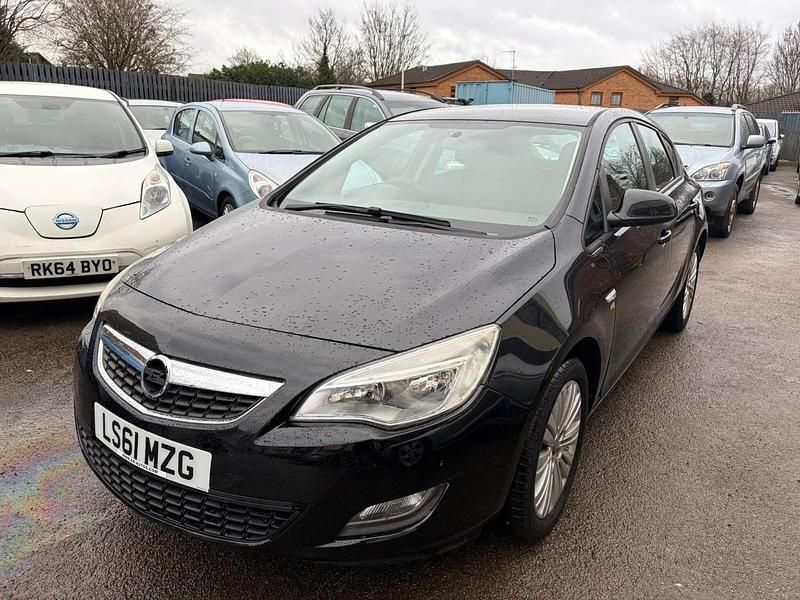 Black Used 2011 Vauxhall Astra Excite Hatchback | £1,995 (Good price) - Image 1/4