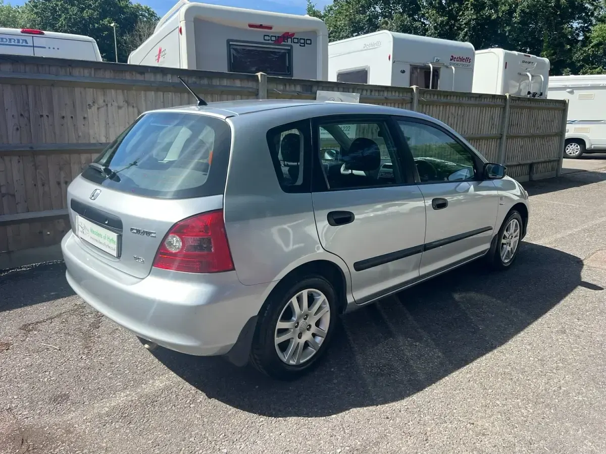 Used Honda Civic S 110 HP (80 kW) 2003 Silver Hatchback