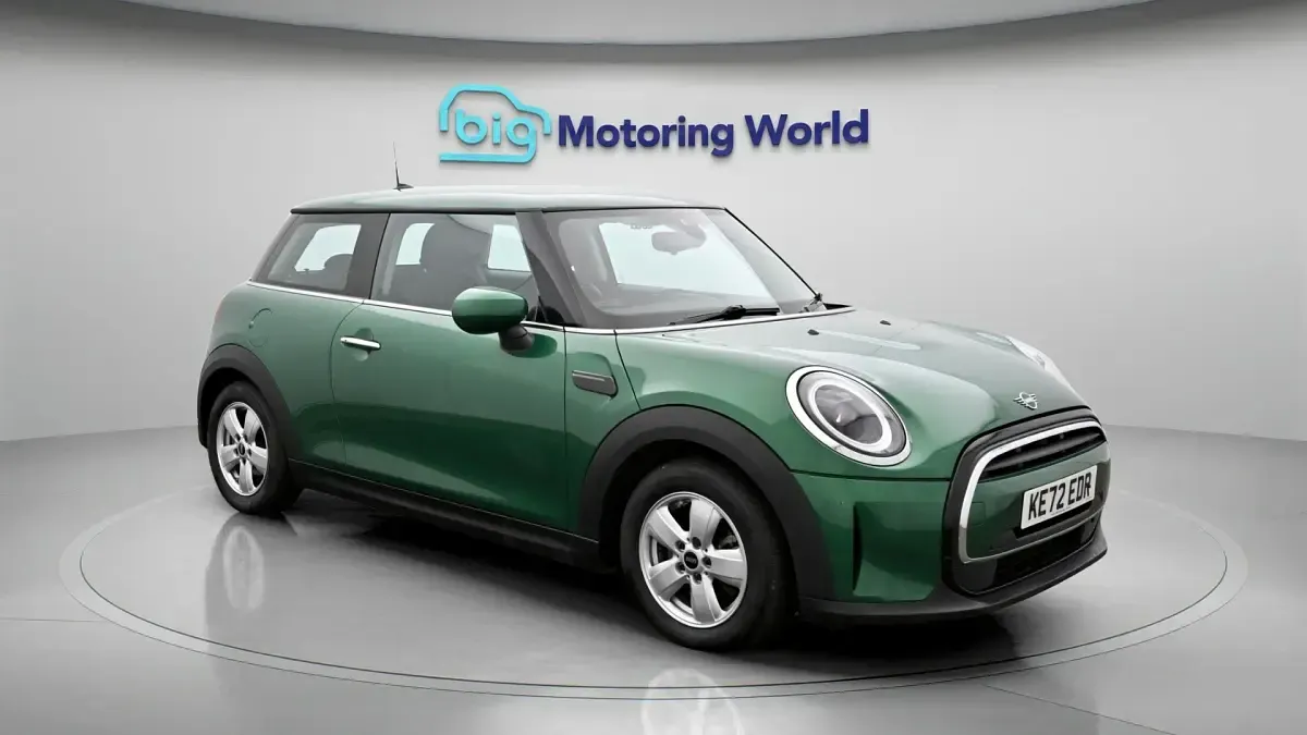 Usado Mini Cooper Classic 136 HP (100 kW) 2022 Citadino
