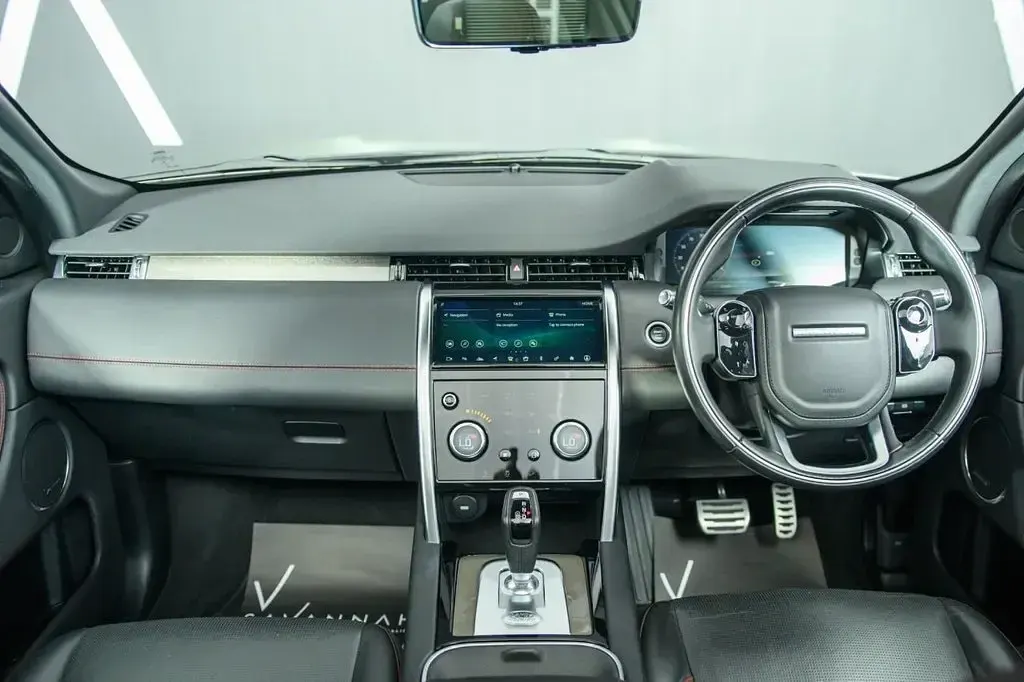 Used Land Rover Discovery Sport HSE Dynamic 240 HP (176 kW) 2020 Silver SUV