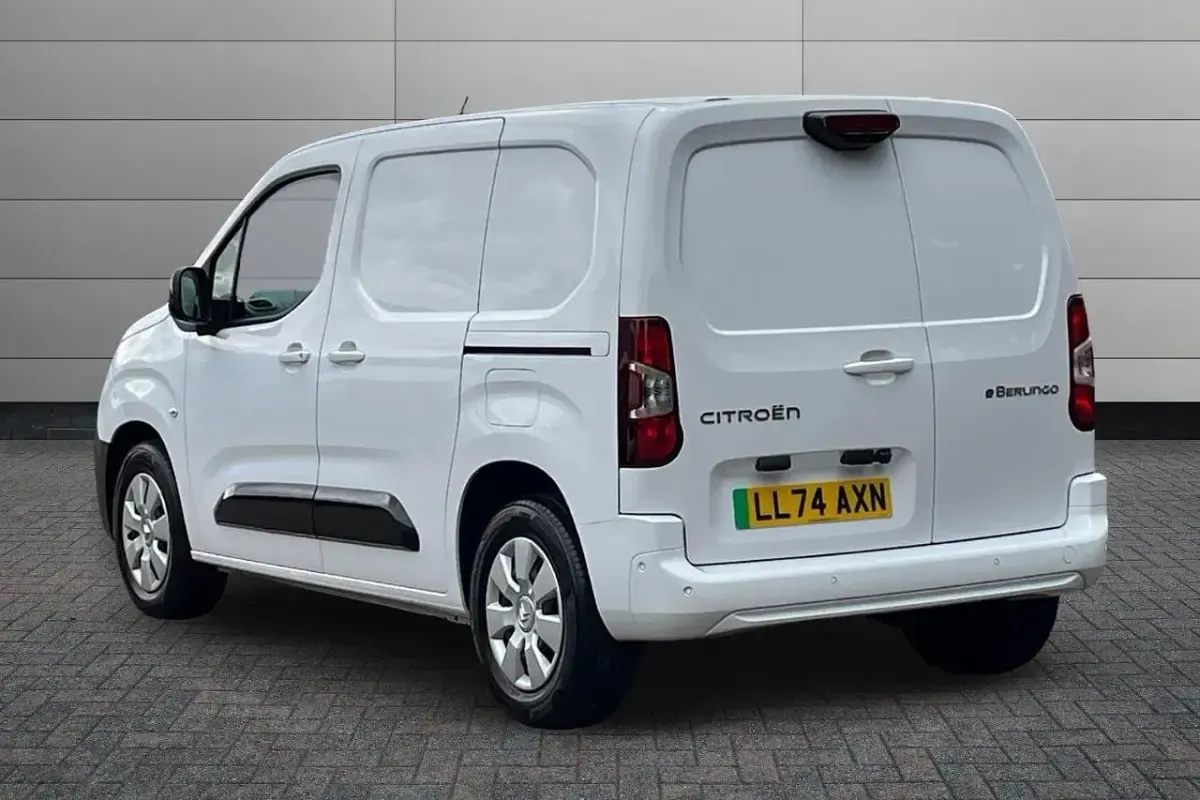 Used Citroën Berlingo 98 kW (134 HP) 2024 White MPV
