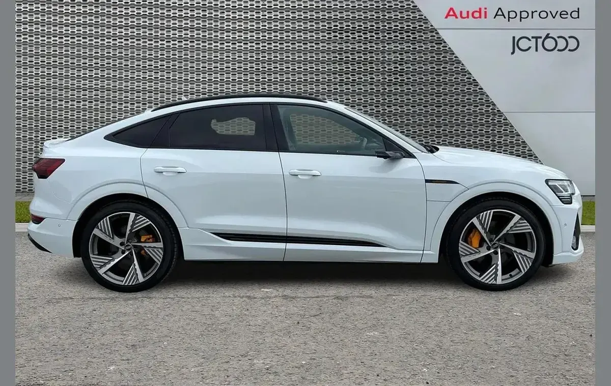 Used Audi e-tron Sportback Advanced 300 kW (408 HP) 2022 White SUV