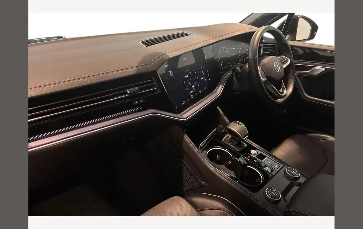 Used VW Touareg Edition 286 HP (210 kW) 2026 Grenadilla black SUV