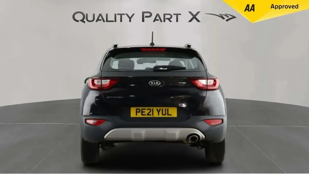Usado Kia Stonic 100 CV (73 kW) 2021 Negro SUV