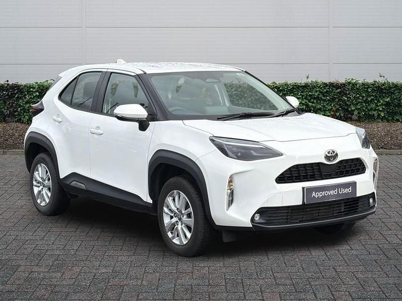 Used Toyota Yaris Hybrid 2024 White Hatchback