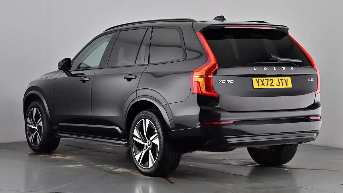 Used Volvo XC90 Plus 235 HP (172 kW) 2022 Onyx black SUV