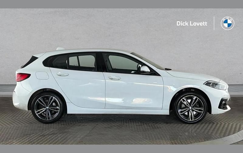 Used BMW 116 Sport Line 114 HP (83 kW) 2021 White Hatchback