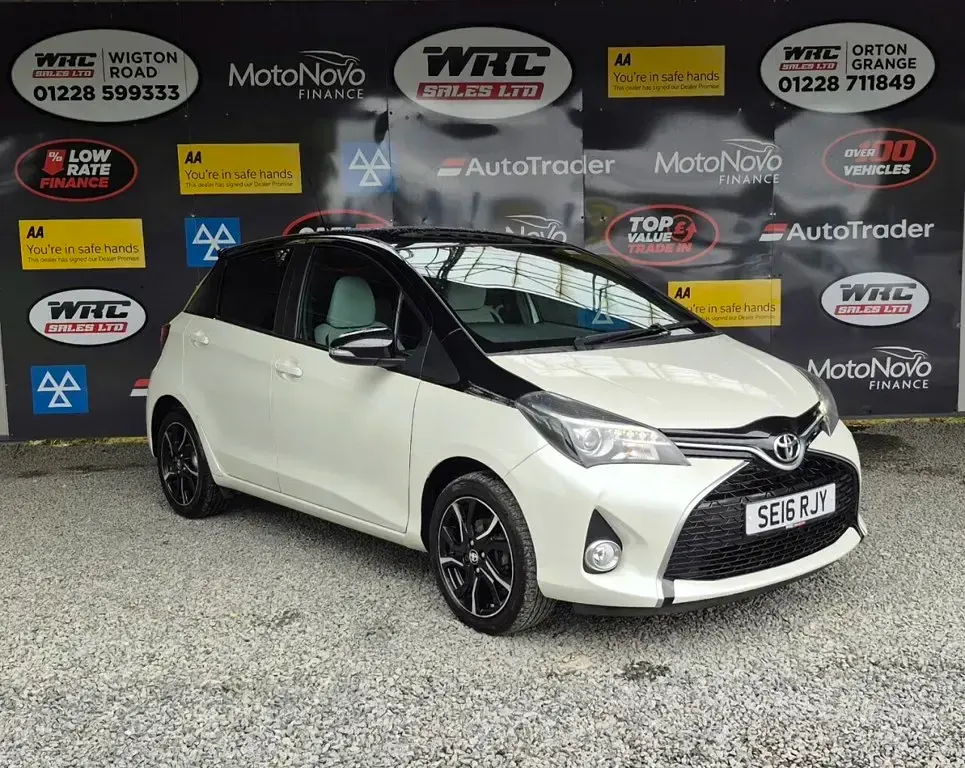 Used Toyota Yaris Design 99 HP (72 kW) 2016 White Hatchback