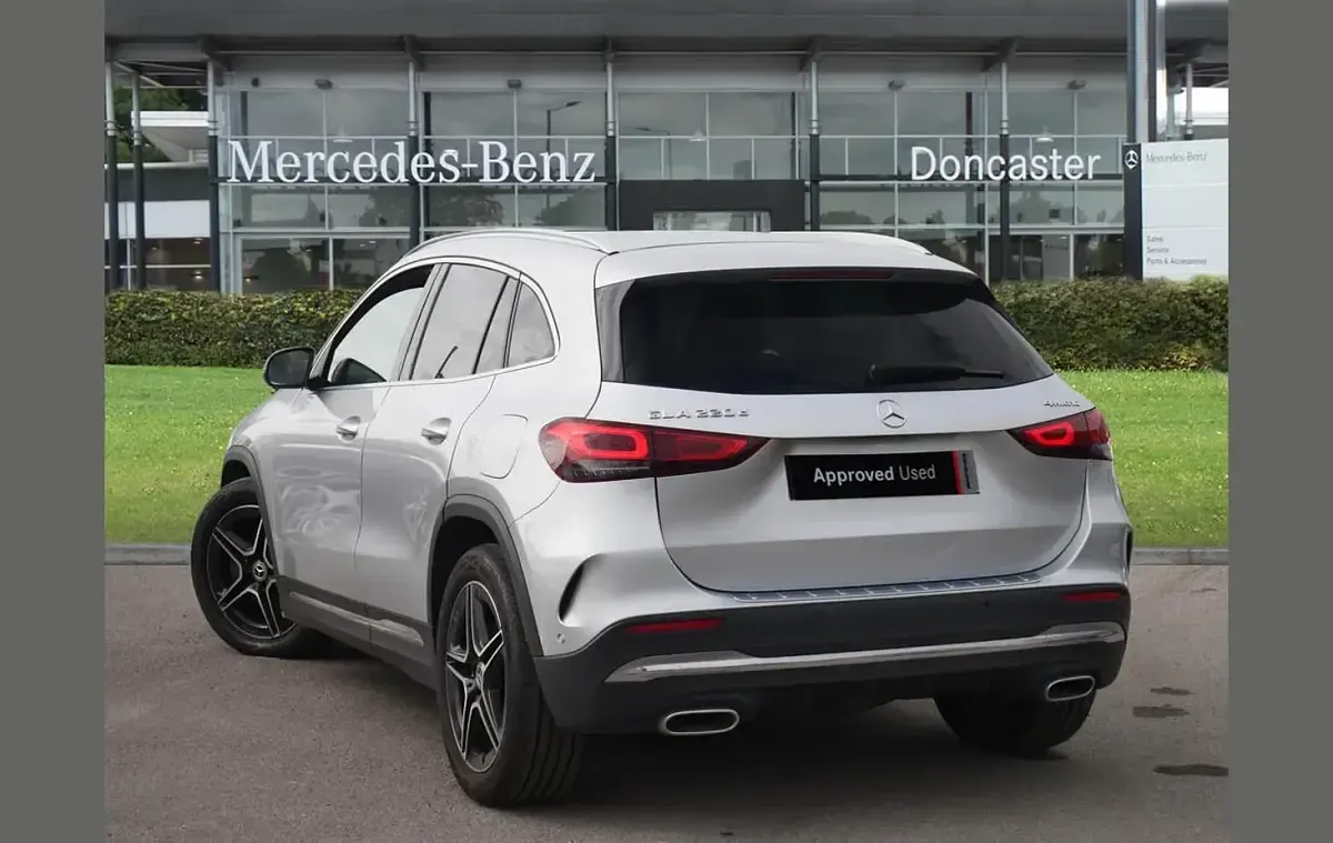 Używany Mercedes GLA220 Executive 187 KM (137 kW) 2023 Srebrny SUV