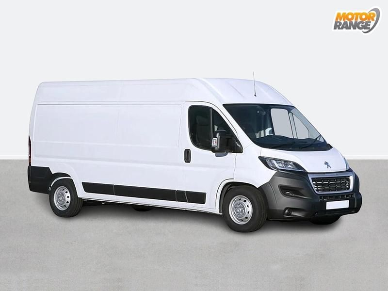 Used Peugeot Boxer Premium 140 HP (102 kW) 2023 White Van