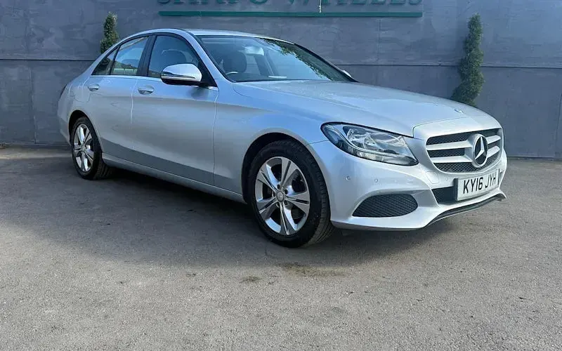 Used Mercedes C200 SE 184 HP (135 kW) 2016 Sedan