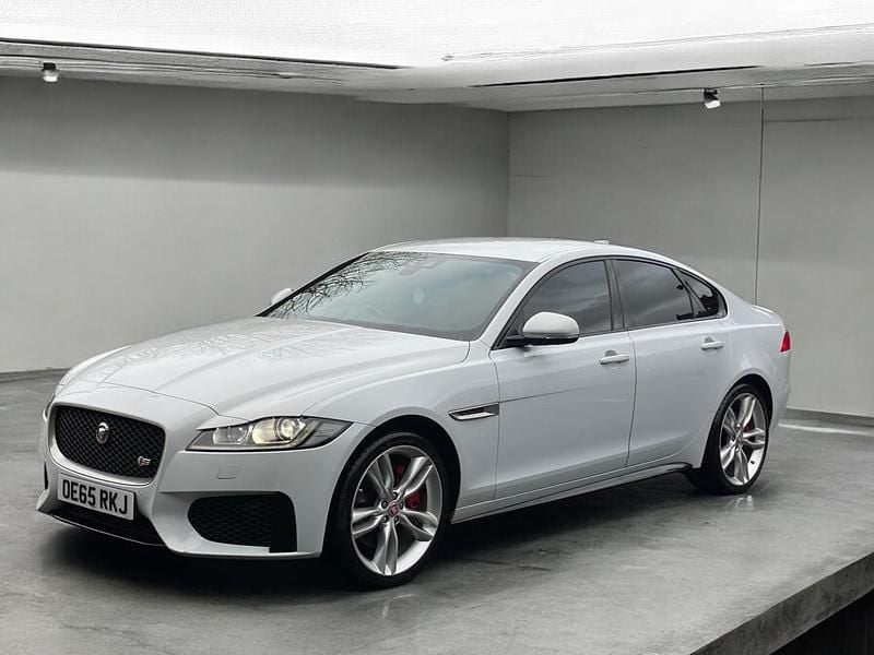 Used Jaguar XF S 300 HP (220 kW) 2015 White Sedan