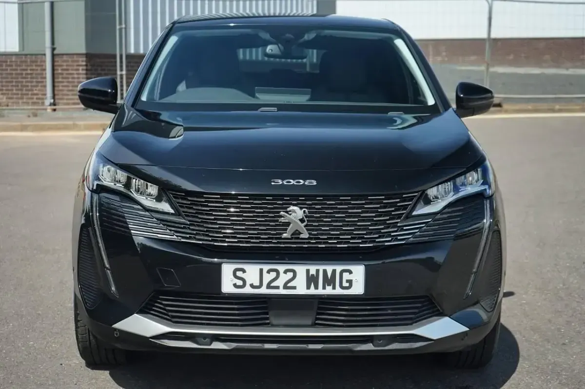 Used Peugeot 3008 Allure 131 HP (96 kW) 2022 Black SUV