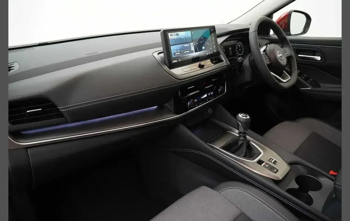 Used Nissan Qashqai N-Connecta 138 HP (101 kW) 2025 Red SUV