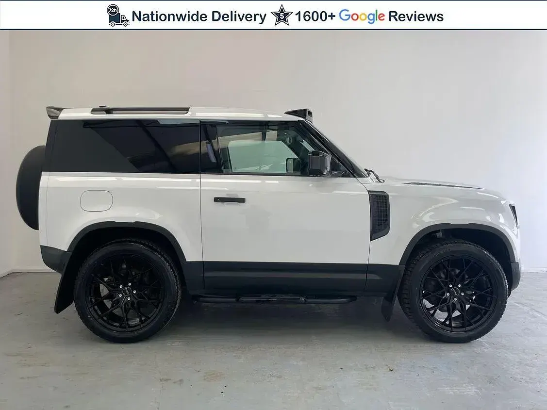 Used Land Rover Defender S 250 HP (183 kW) 2023 White SUV