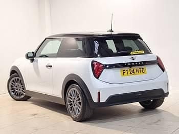 Begagnad Mini Cooper Classic 204 HK (150 kW) 2024 Vit Halvkombi
