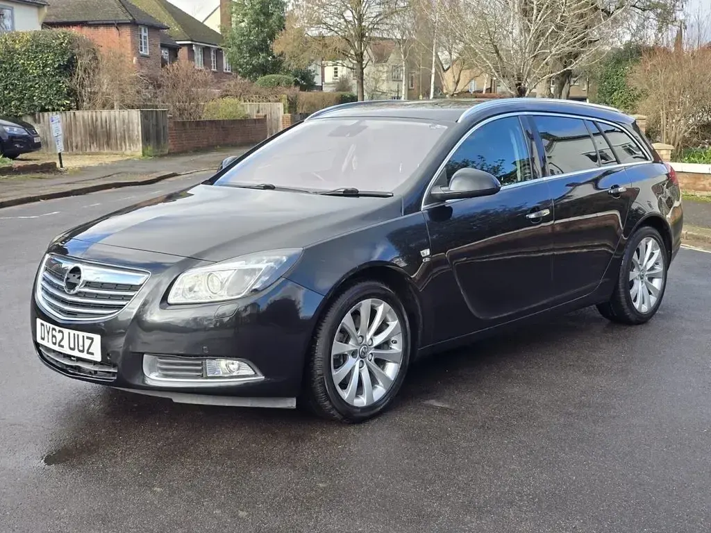 Used Vauxhall Insignia Elite 160 HP (117 kW) 2012 Black Estate