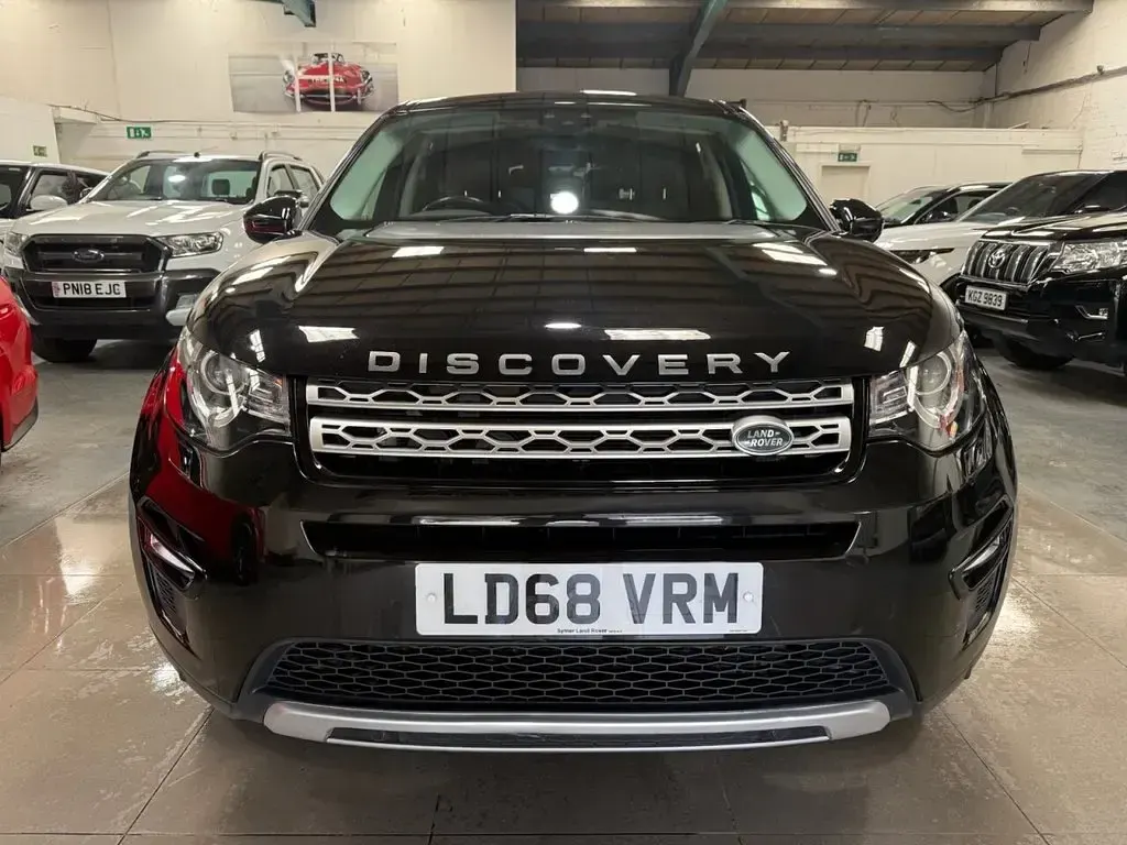 Used Land Rover Discovery 5 HSE 2018 Black SUV