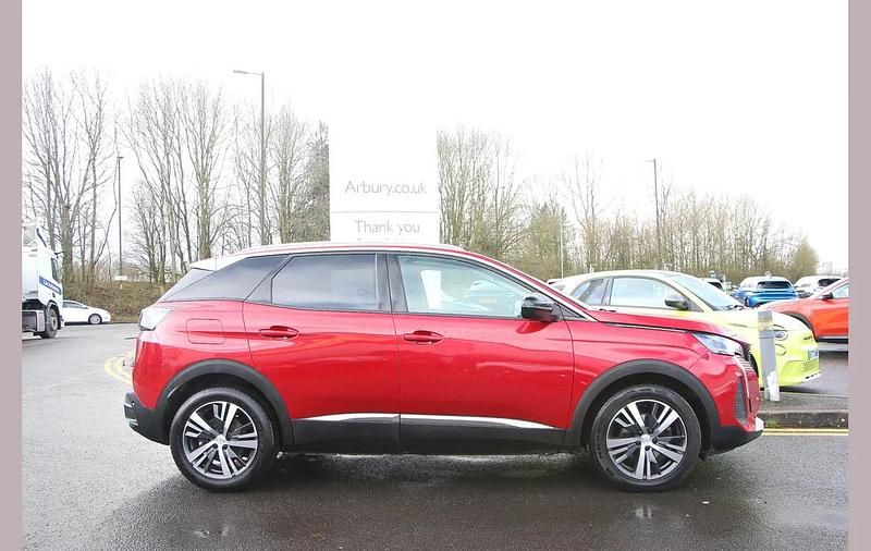 Used Peugeot 3008 Allure Premium 128 HP (94 kW) 2022 Red SUV