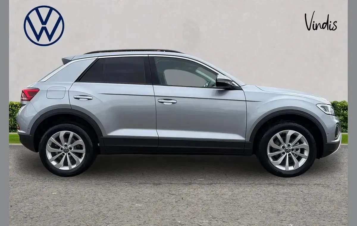 Used VW T-Roc Match 150 HP (110 kW) 2025 Silver SUV