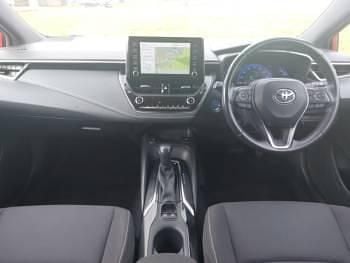 Used Toyota Corolla Design 122 HP (89 kW) 2019 Red Hatchback