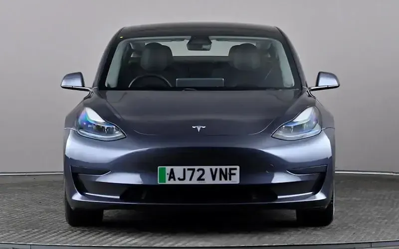 Używany Tesla Model 3 RWD 208 kW (283 KM) 2022 Szary Sedan/Limuzyna