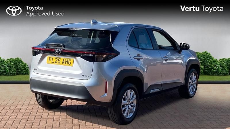 Used Toyota Yaris Hybrid 116 HP (85 kW) 2025 Estate