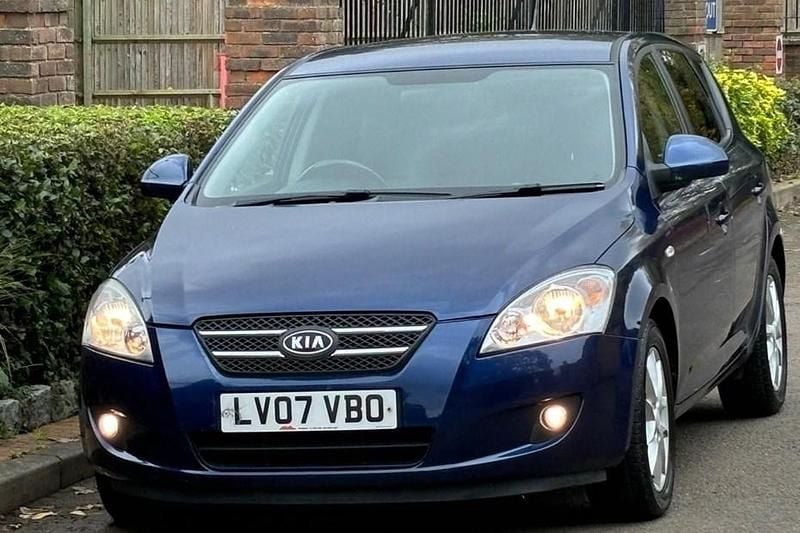 Blue Used 2007 Kia Ceed 2 Hatchback | £1,999 (Good price) - Image 1/1