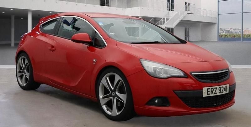 Red Used 2012 Vauxhall Astra GTC SRi Hatchback | £5,495 (Fair price) - Image 1/4