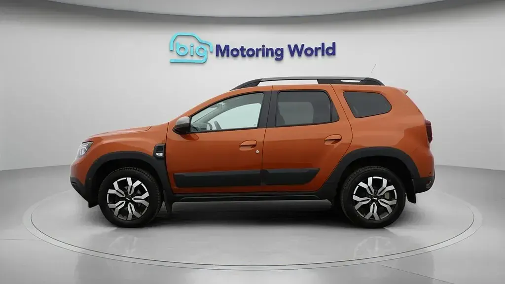 Begagnad Dacia Duster Journey 150 HK (110 kW) 2023 Orange SUV