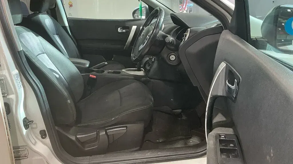 Used Nissan Qashqai N-TEC 117 HP (86 kW) 2012 White SUV