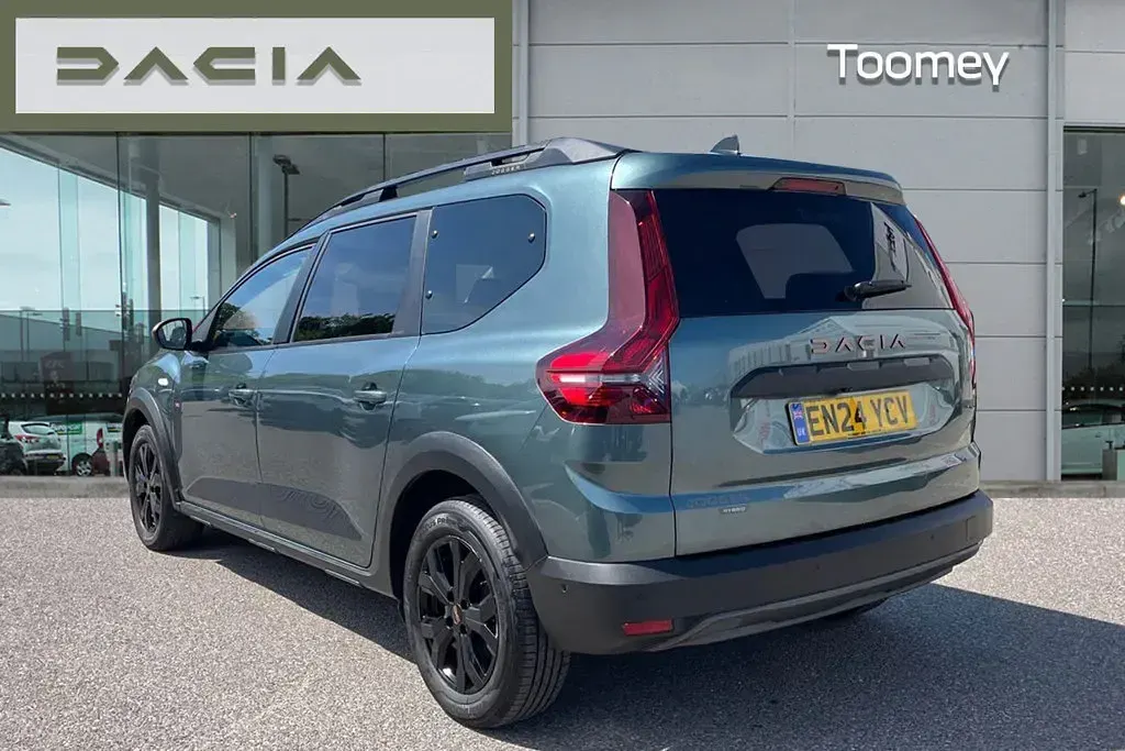 Used Dacia Jogger Extreme 2024 Green MPV