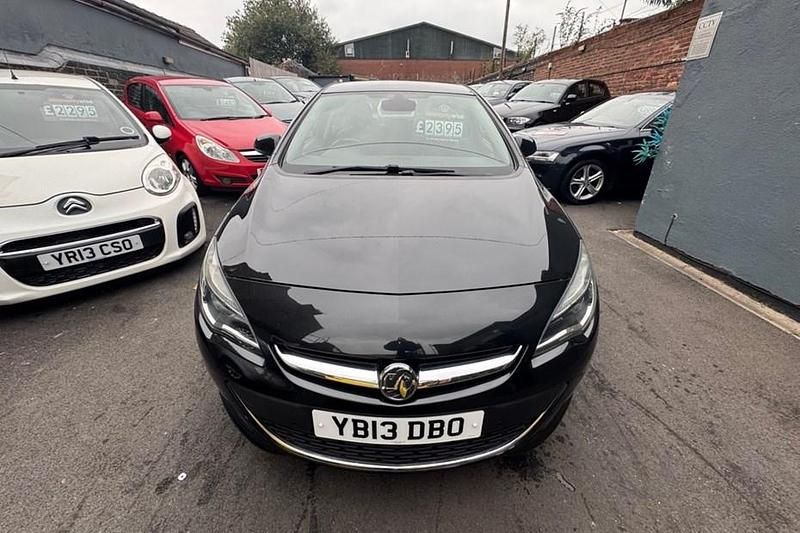 Black Used 2013 Vauxhall Astra Elite Hatchback | £2,395 (Good price) - Image 1/1