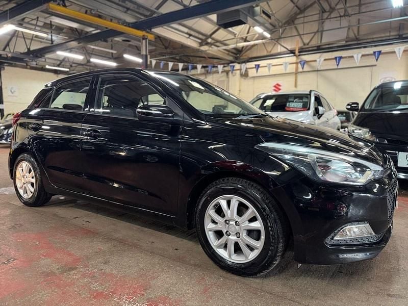 Black Used 2017 Hyundai i20 SE Hatchback | £6,000 (Fair price) - Image 1/4