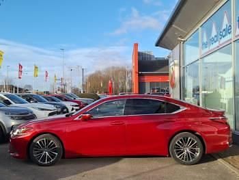 Used Lexus ES300H 218 HP (160 kW) 2022 Red Sedan