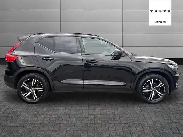 Used Volvo XC40 R-Design 161 HP (118 kW) 2022 Black SUV