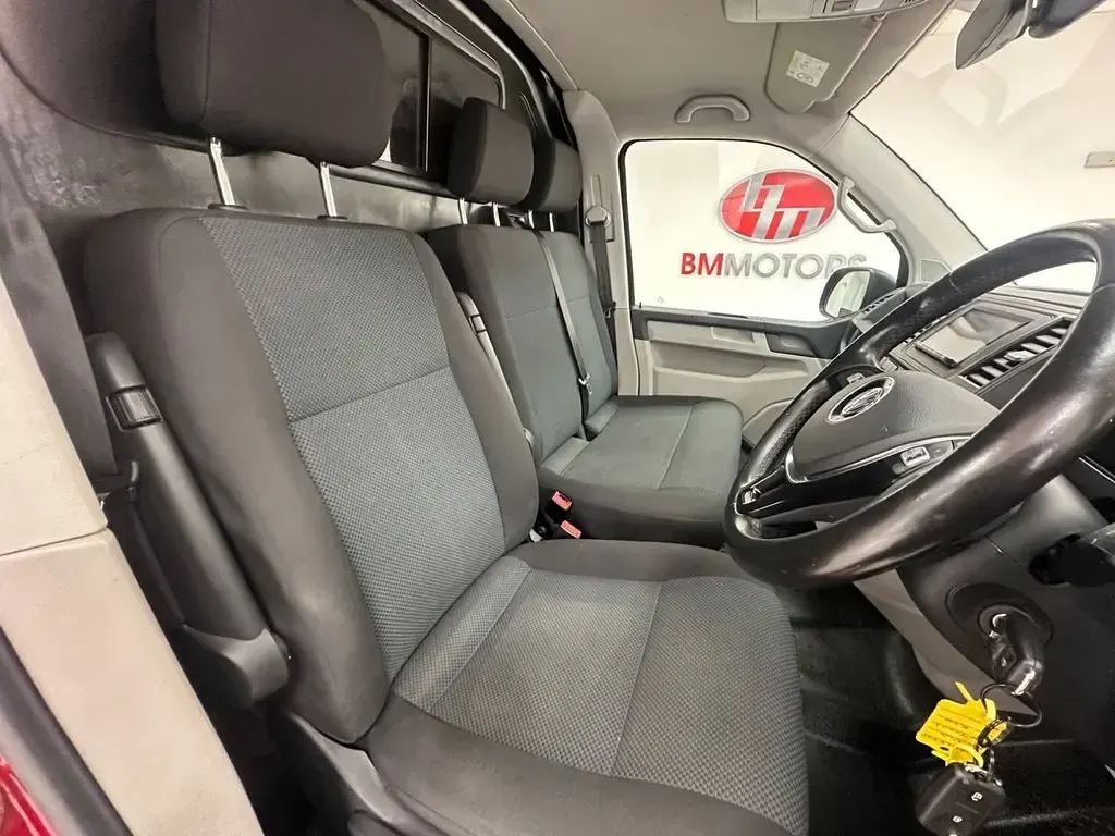 Used VW Transporter Highline 2016 Red Van
