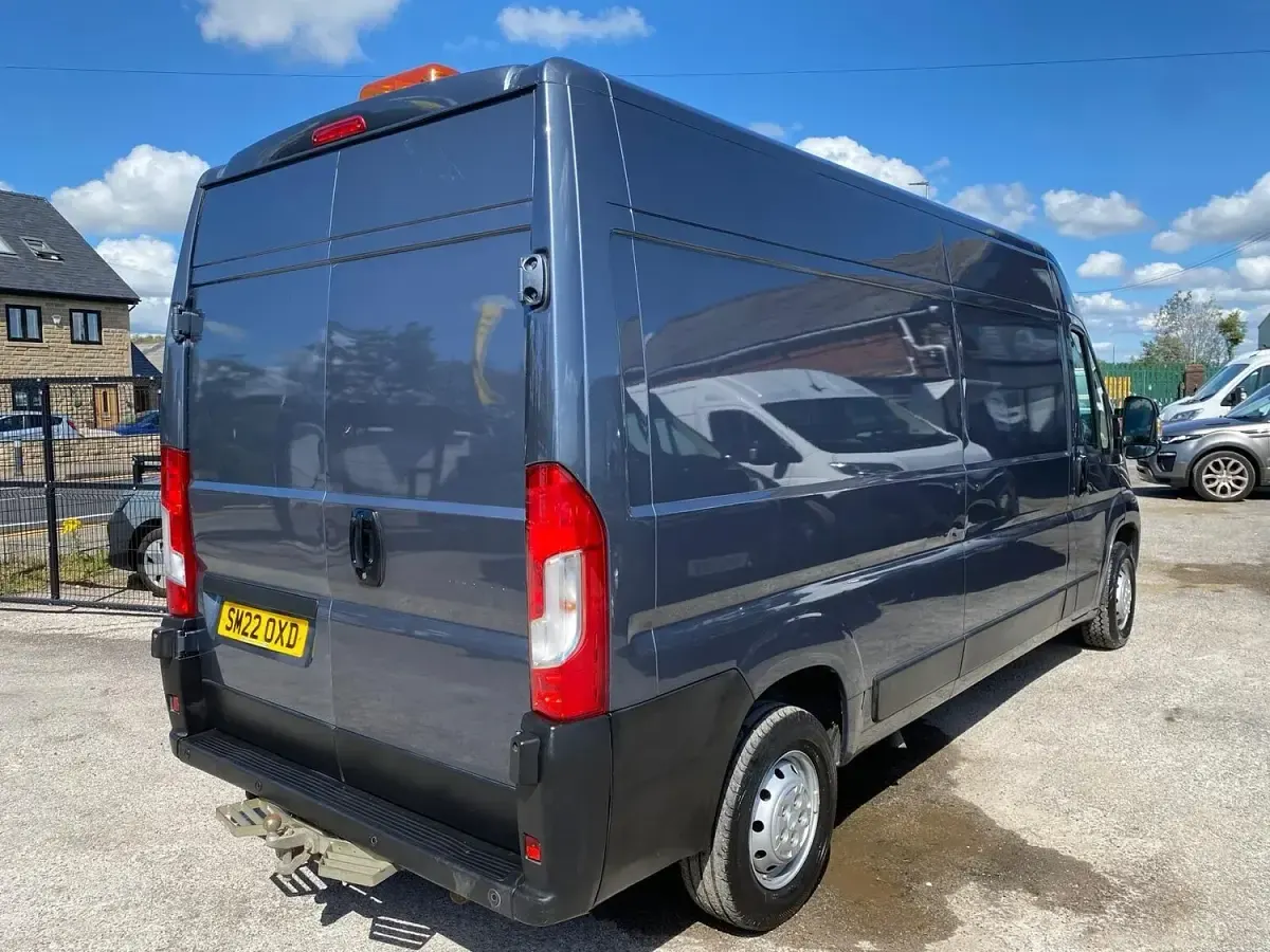 Used Citroën Relay 140 HP (102 kW) 2022 Grey Van