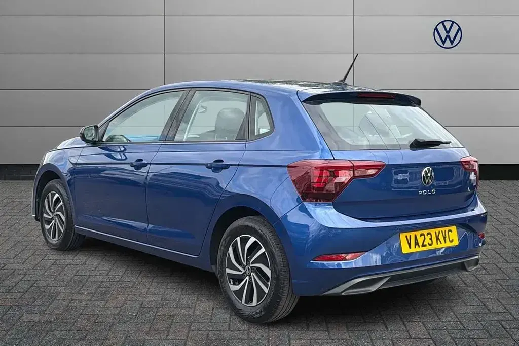 Używany VW Polo Life 80 KM (58 kW) 2023 Niebieski Hatchback