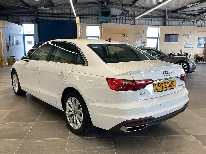 Used Audi A4 Comfort 150 HP (110 kW) 2023 White Sedan